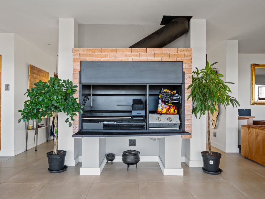 6 Bedroom Property for Sale in Old Place Western Cape